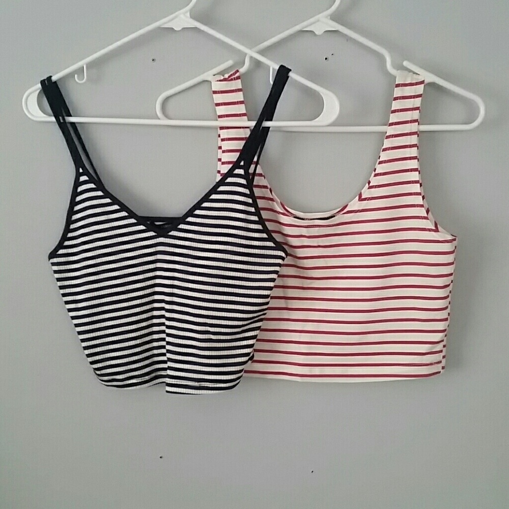 2 crop tops